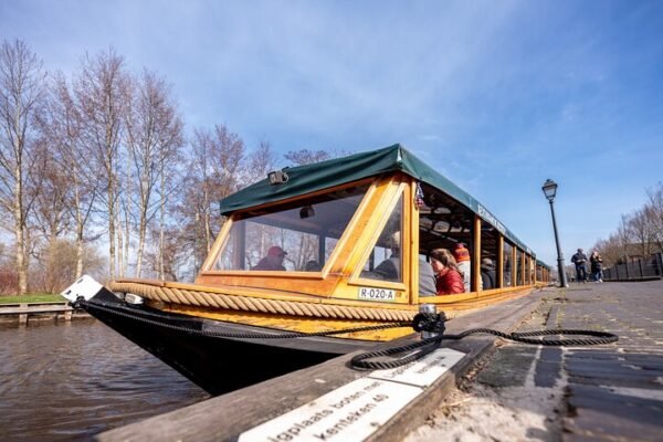 Private Daytrip Giethoorn and Windmills of Zaanse Schans from Amsterdam - Image 5