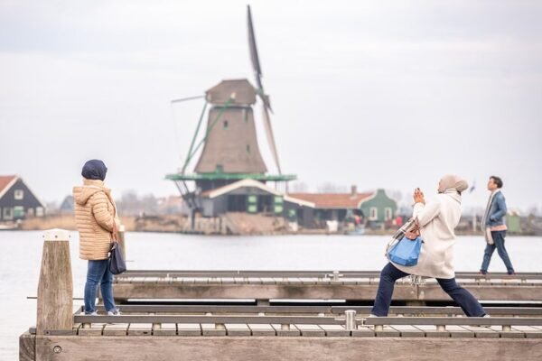 Private Daytrip Giethoorn and Windmills of Zaanse Schans from Amsterdam - Image 8